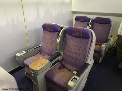 TG622 BKK-KIX (Bangkok-Osaka Kansai by B747) Royal Silk Class