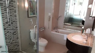 Hilton Phuket Arcadia Resort and Spa - Bathroom